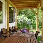Oresak - Walnut House 度假居