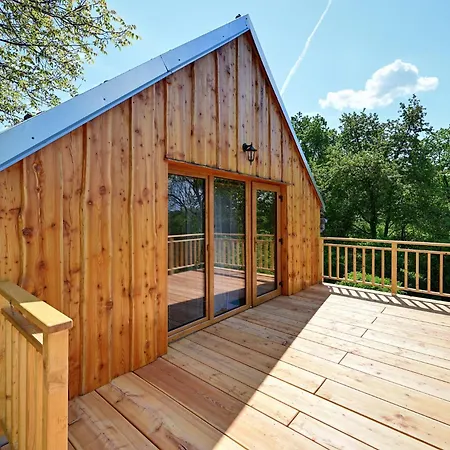 Oresak - Walnut House *