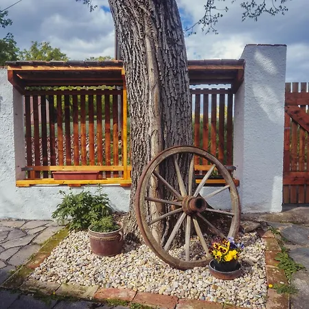 Oresak - Walnut House Holiday home *