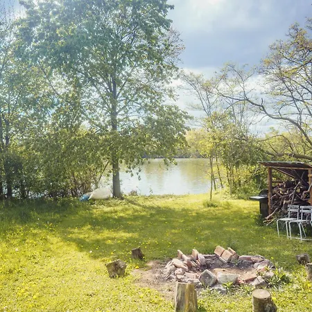 Oresak - Walnut House