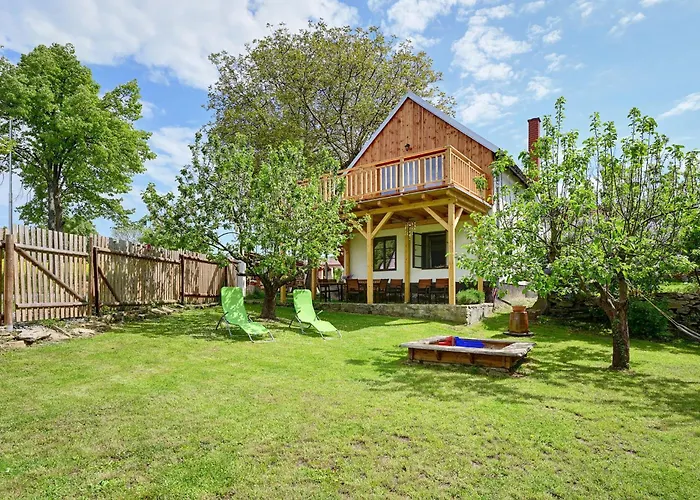 Holiday home Oresak - Walnut House *