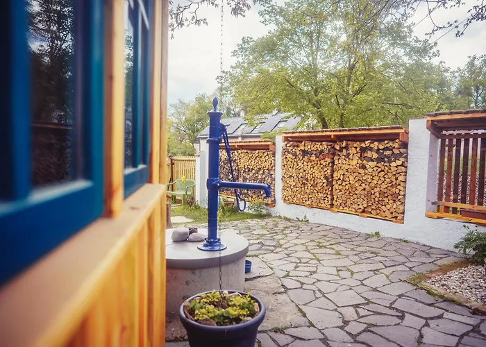 Oresak - Walnut House *